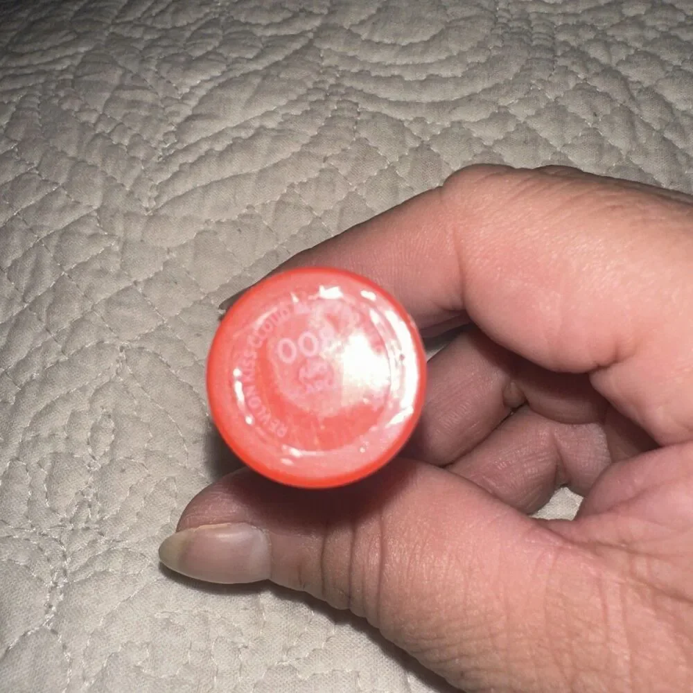 Revlon Kiss Cloud Blotted Lip Color Lipstick 008 Airy Scarlet Sealed
